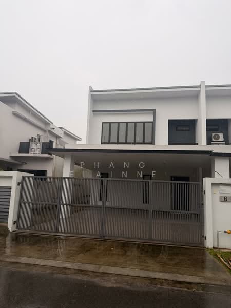Cluster House for Sale in Taman Mount Austin (Tebrau) - Phang Elainne - Exterior - PropertyGuru.com.my
