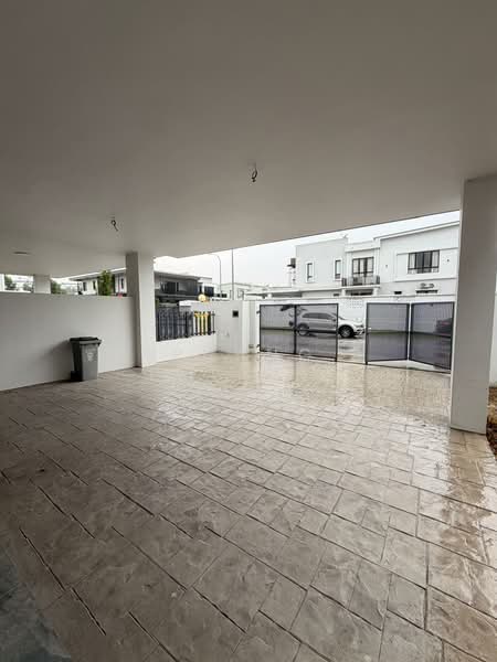 Cluster House for Sale in Taman Mount Austin (Tebrau) - Phang Elainne - Exterior - PropertyGuru.com.my