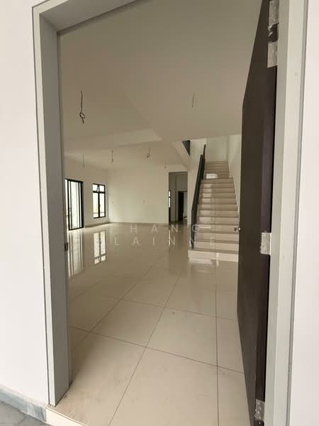 Cluster House for Sale in Taman Mount Austin (Tebrau) - Phang Elainne - Entrance - PropertyGuru.com.my