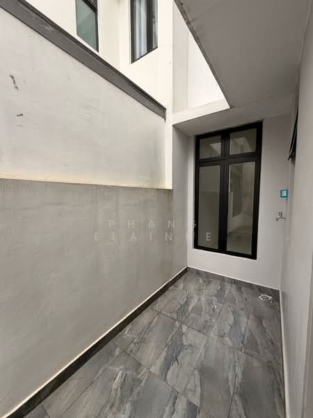 Cluster House for Sale in Taman Mount Austin (Tebrau) - Phang Elainne - Exterior - PropertyGuru.com.my