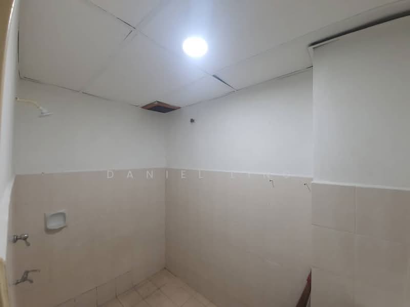Pangsapuri untuk Disewa di Park Avenue - Daniel Ling - Bathroom - PropertyGuru.com.my