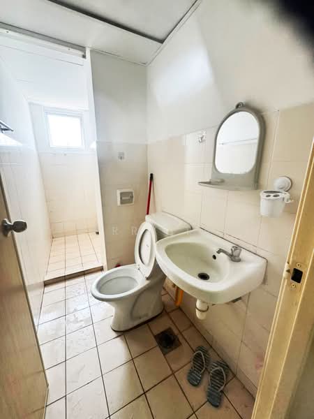 Pangsapuri untuk Disewa di Symphony Park - Jerry Tan - Bathroom - PropertyGuru.com.my