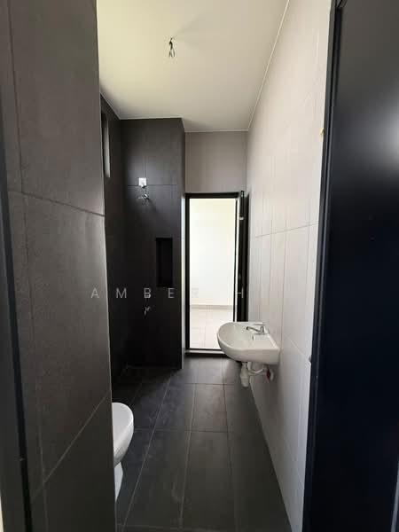 2-storey Terraced House for Sale in Taman Mount Austin (Tebrau) - Amber Hew - Bathroom - PropertyGuru.com.my