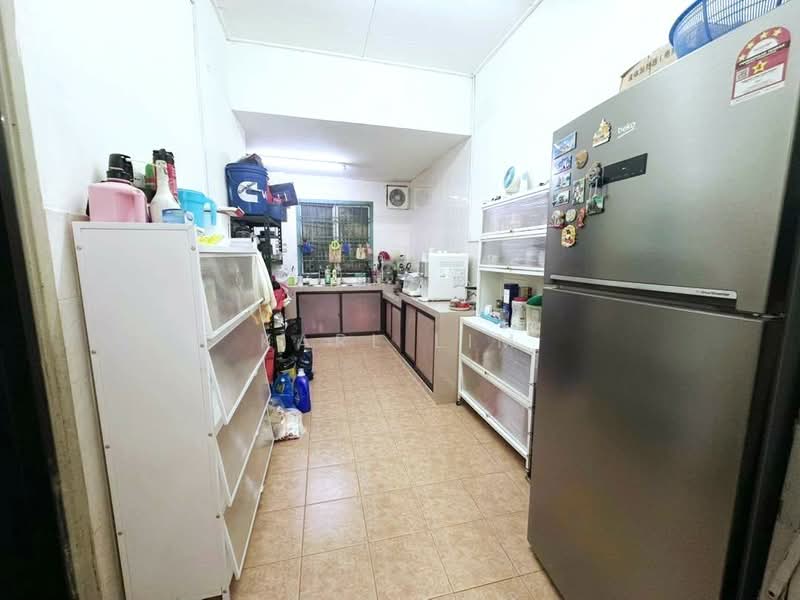 Rumah Teres 1 Tingkat untuk Dijual di Taman Setia Indah (Tebrau) - Karl Lim - Kitchen - PropertyGuru.com.my