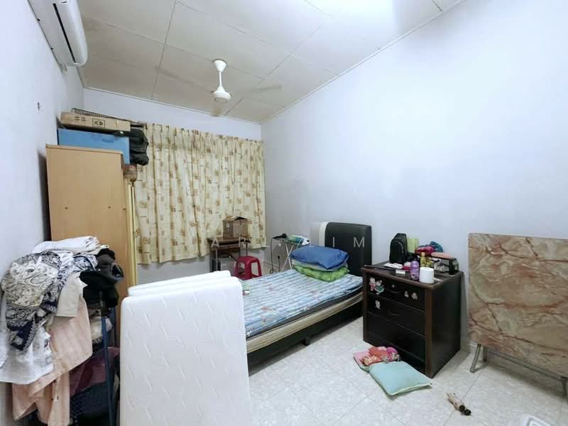 Rumah Teres 1 Tingkat untuk Dijual di Taman Setia Indah (Tebrau) - Karl Lim - Bedroom - PropertyGuru.com.my