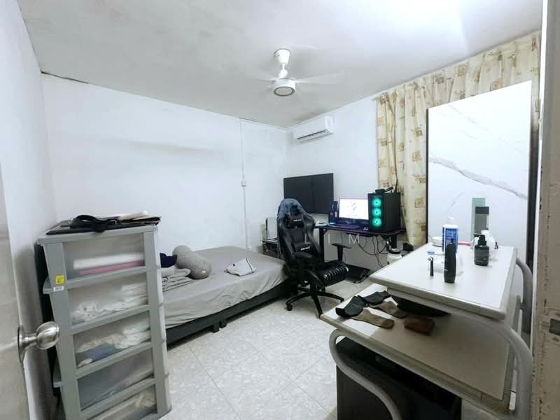 Rumah Teres 1 Tingkat untuk Dijual di Taman Setia Indah (Tebrau) - Karl Lim - Bedroom - PropertyGuru.com.my