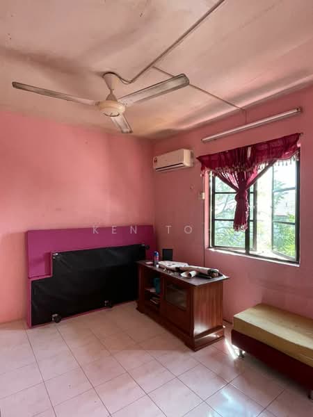 Rumah Flat untuk Dijual di Seri Mas - Ken Toh - Bedroom - PropertyGuru.com.my