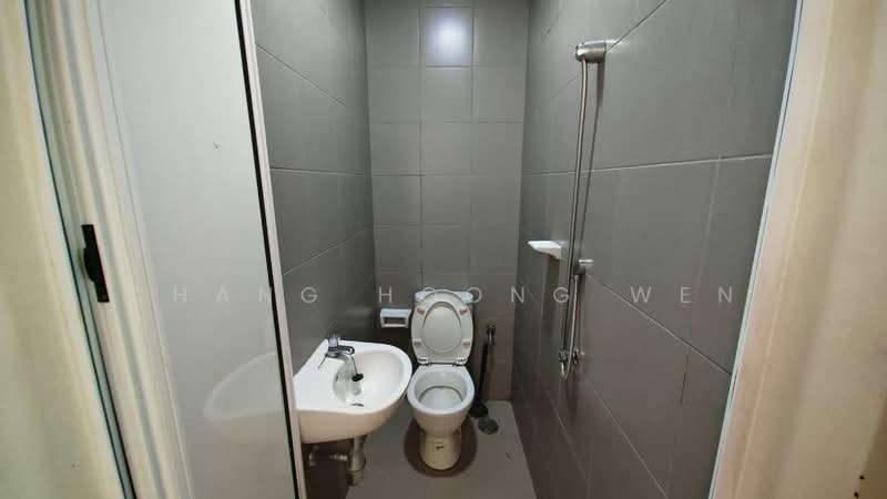 Service Residence for Sale at Setia SKY Residences - Chang Hoong Wen - Bathroom - PropertyGuru.com.my
