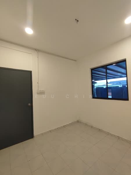 Rumah Teres 1 Tingkat untuk Dijual di Kampung Oren (Ulu Tiram) - Kuu Chin - Interior - PropertyGuru.com.my