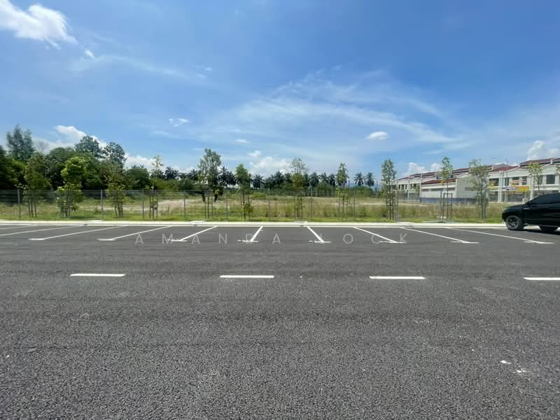 Shop / Office untuk Disewa di Semenyih (Selangor) - Amanda Lock - Car Park - PropertyGuru.com.my