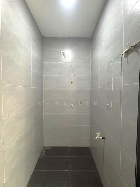 Rumah Teres 1 Tingkat untuk Dijual di Taman Johor Jaya (Johor Bahru) - Karl Lim - Bathroom - PropertyGuru.com.my