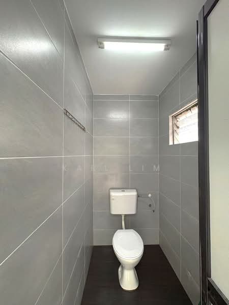 Rumah Teres 1 Tingkat untuk Dijual di Taman Johor Jaya (Johor Bahru) - Karl Lim - Bathroom - PropertyGuru.com.my