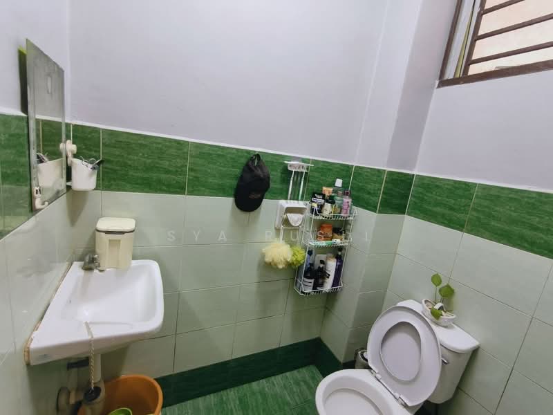 1-storey Terraced House for Sale in Taman Desaru Utama (Pengerang) - Sya Rusli - Bathroom - PropertyGuru.com.my