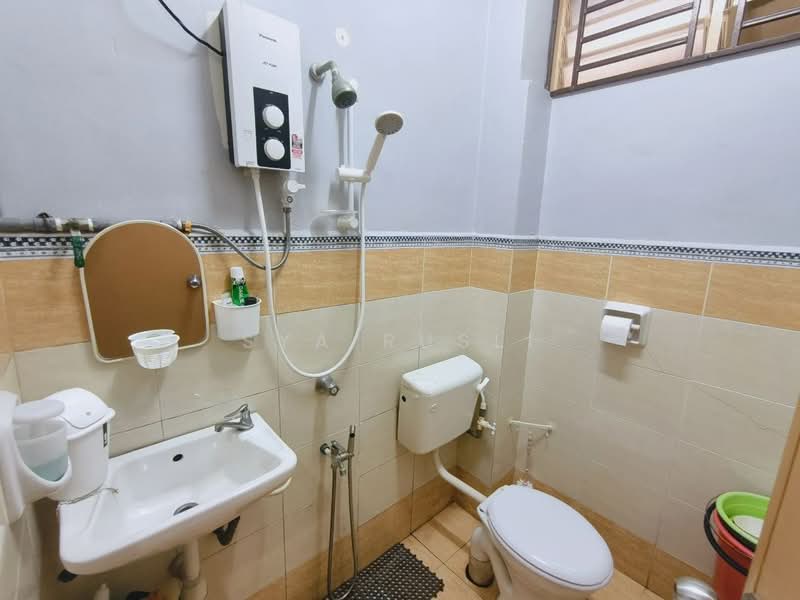 1-storey Terraced House for Sale in Taman Desaru Utama (Pengerang) - Sya Rusli - Bathroom - PropertyGuru.com.my