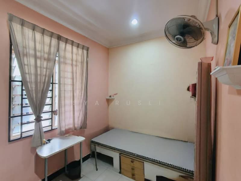 1-storey Terraced House for Sale in Taman Desaru Utama (Pengerang) - Sya Rusli - Bedroom - PropertyGuru.com.my