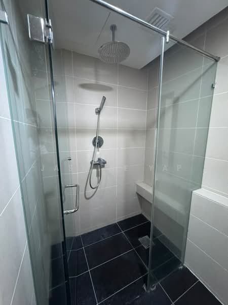 Kediaman Servis untuk Dijual di Suasana Bukit Ceylon / Raja Chulan Residences - Jasmine Yap - Bathroom - PropertyGuru.com.my