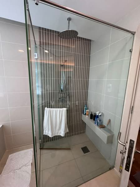Kediaman Servis untuk Dijual di Suasana Bukit Ceylon / Raja Chulan Residences - Jasmine Yap - Bathroom - PropertyGuru.com.my