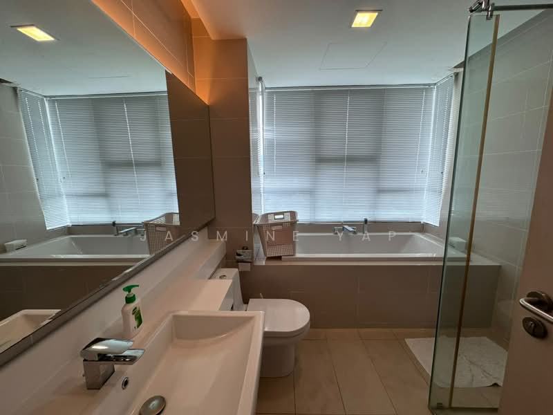 Kediaman Servis untuk Dijual di Suasana Bukit Ceylon / Raja Chulan Residences - Jasmine Yap - Bathroom - PropertyGuru.com.my