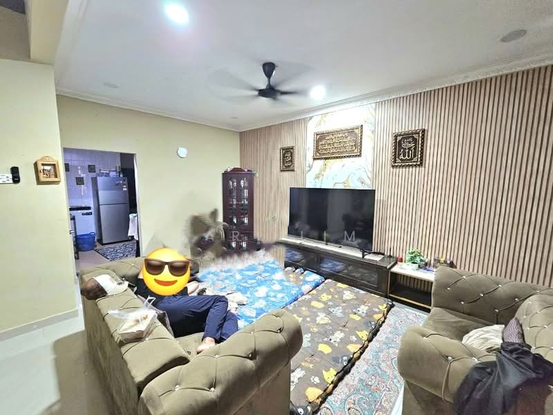 2-storey Terraced House for Sale in Taman Daya (Johor Bahru) - Karl Lim - Living Room - PropertyGuru.com.my