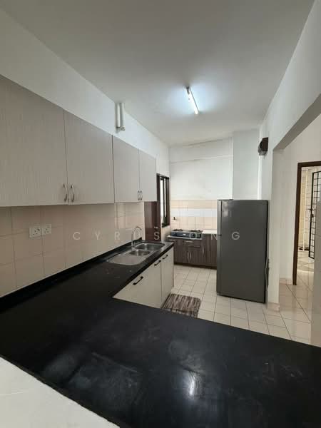 Kondominium untuk Dijual di Sri Putramas - Cyrus Ong - Kitchen - PropertyGuru.com.my