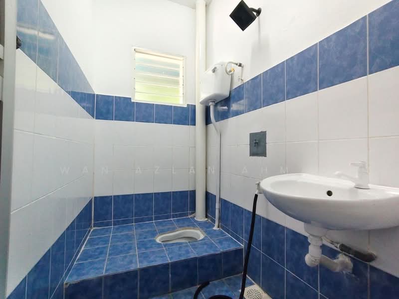 1-storey Terraced House for Sale in Banting (Selangor) - Wan Azlan Ahmad - PropertyGuru.com.my