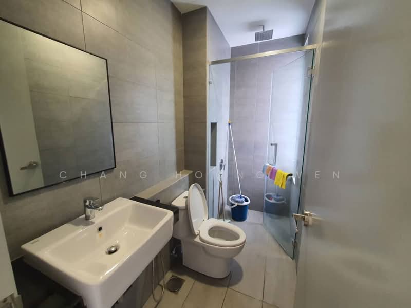 Servis Apartment untuk Dijual di The Pano - Chang Hoong Wen - Bathroom - PropertyGuru.com.my
