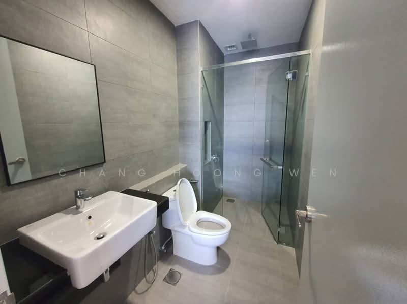 Servis Apartment untuk Dijual di The Pano - Chang Hoong Wen - Bathroom - PropertyGuru.com.my