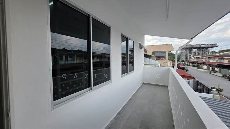 2-storey Terraced House for Sale in Pekan Razaki (Ipoh) - Qazin Khoo - Balcony - PropertyGuru.com.my