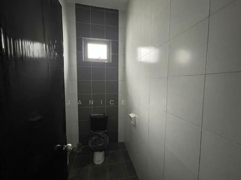 Kedai untuk Disewa di Taman Sutera (Kajang) - Janice Lau - Bathroom - PropertyGuru.com.my