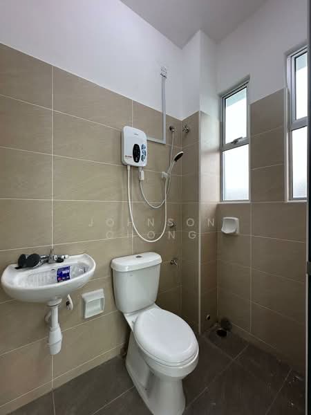 Rumah Teres 2 Tingkat untuk Disewa di Bandar Dato Onn (Tebrau) - Johnson Chong - Bathroom - PropertyGuru.com.my