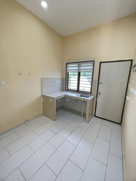 1-storey Terraced House for Rent in Kampung Dato' Ahmad Razali (Dengkil) - Aaden Lim - Kitchen - PropertyGuru.com.my