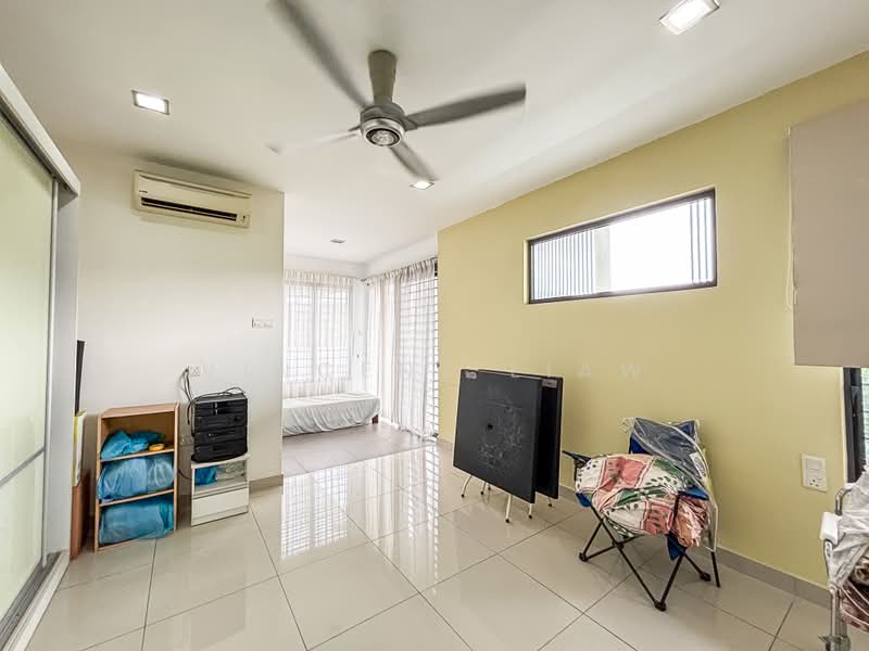 Rumah Teres 3 Tingkat untuk Dijual di Seksyen 11 (Kota Damansara) - Vincent Liaw - Living Room - PropertyGuru.com.my
