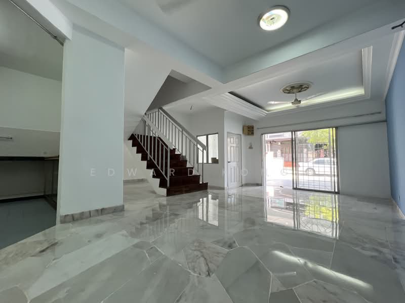 Terraced House for Sale in Bandar Country Homes (Rawang) - Edward Kong. - Living Room - PropertyGuru.com.my