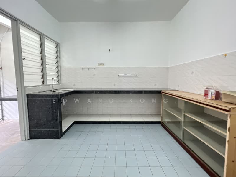 Terraced House for Sale in Bandar Country Homes (Rawang) - Edward Kong. - Kitchen - PropertyGuru.com.my