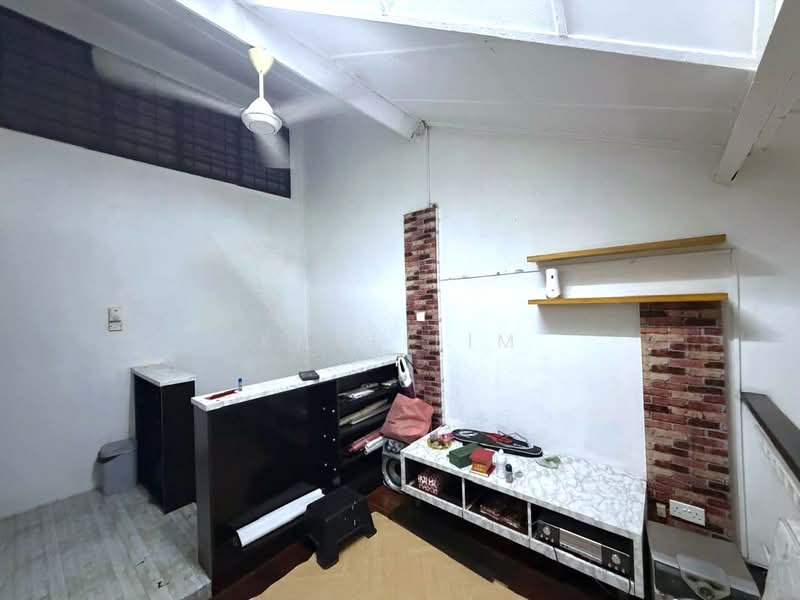 1.5-storey Terraced House for Sale in Taman Molek (Johor Bahru) - Karl Lim - Living Room - PropertyGuru.com.my