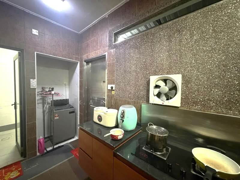 1.5-storey Terraced House for Sale in Taman Molek (Johor Bahru) - Karl Lim - Kitchen - PropertyGuru.com.my