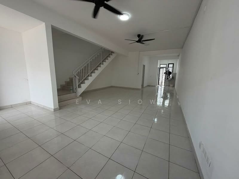 Rumah Teres 2 Tingkat untuk Disewa di Taman Bestari Perdana (Pasir Gudang) - Eva Siow - Living Room - PropertyGuru.com.my