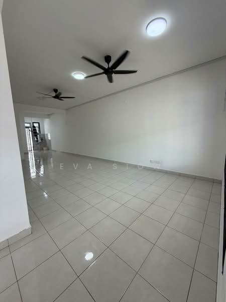Rumah Teres 2 Tingkat untuk Disewa di Taman Bestari Perdana (Pasir Gudang) - Eva Siow - Living Room - PropertyGuru.com.my