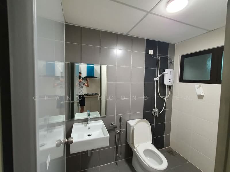Servis Apartment untuk Disewa di Trio Permai - Chang Hoong Wen - Bathroom - PropertyGuru.com.my