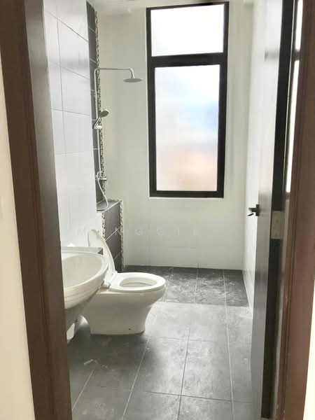 Kondominium untuk Dijual di Logan Residency (Logan Mansion) - Minggie . - Bathroom - PropertyGuru.com.my