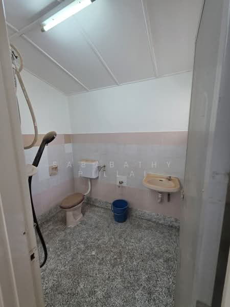 Rumah Teres 2 Tingkat untuk Dijual di Usj 9 (Subang Jaya) - Sababathy Pillai - Bathroom - PropertyGuru.com.my