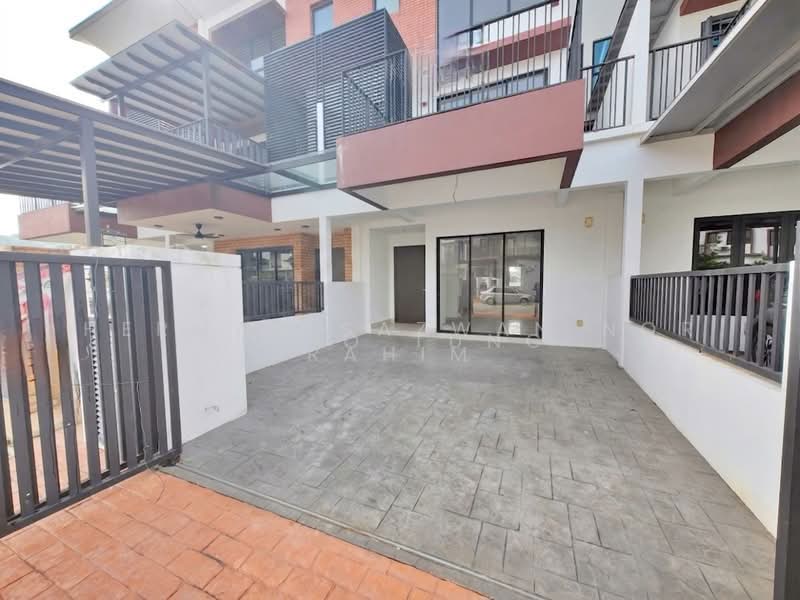 3-storey Terraced House for Sale in Puchong (Selangor) - Hero Tung - Exterior - PropertyGuru.com.my