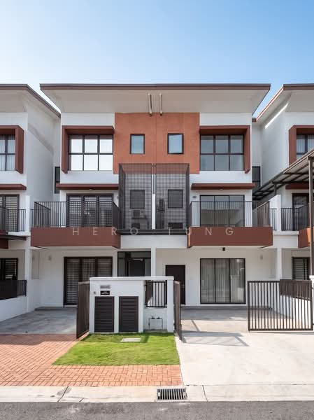 3-storey Terraced House for Sale in Puchong (Selangor) - Hero Tung - Exterior - PropertyGuru.com.my