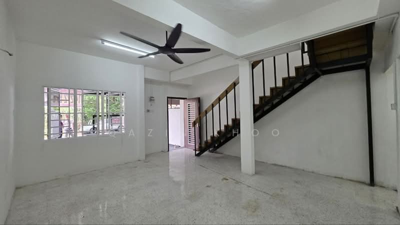 Rumah Teres 2 Tingkat untuk Dijual di Taman Bersatu (Simpang Pulai) - Qazin Khoo - Living Room - PropertyGuru.com.my