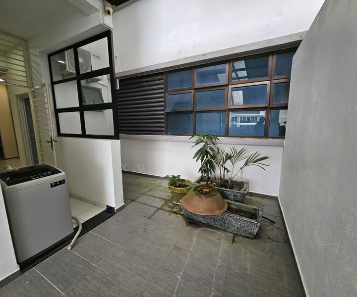Servis Apartment untuk Disewa di Sky Gardens Residences - Yu Xuan - Balcony - PropertyGuru.com.my