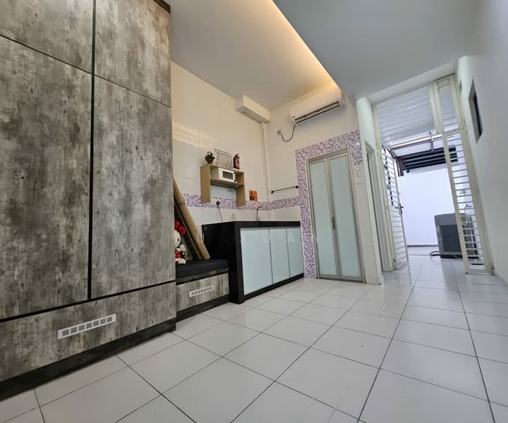 Servis Apartment untuk Disewa di Sky Gardens Residences - Yu Xuan - Living Room - PropertyGuru.com.my
