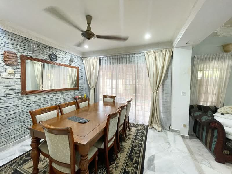 Rumah Teres 2 Tingkat untuk Dijual di Bandar Tasik Puteri (Rawang) - Azli Ibrahim - Dining Room - PropertyGuru.com.my