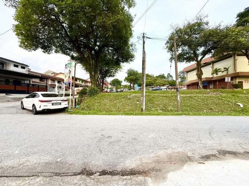 Bungalow for Sale in Kampung Tunku (Petaling Jaya) - Amzar Faiz - PropertyGuru.com.my