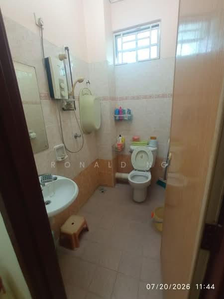 Rumah Teres 2 Tingkat untuk Dijual di Sungai Tiram (Bayan Lepas) - Ronald Ng - Bathroom - PropertyGuru.com.my