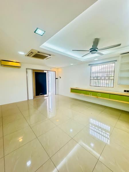 Rumah Teres 2 Tingkat untuk Dijual di Taman Sierra Perdana (Masai) - Nico Chong - Living Room - PropertyGuru.com.my